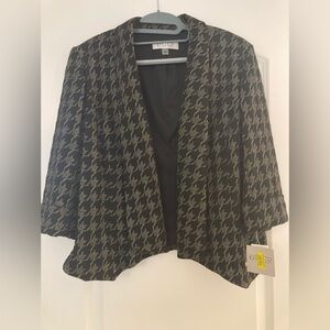 Kasper Elegant Black and Gold Patterned Blazer